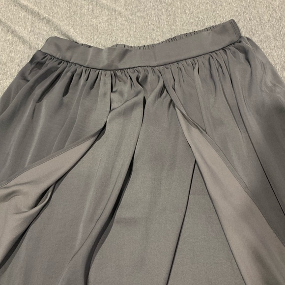 Silky Grey maxi skirt - Picture 4 of 4
